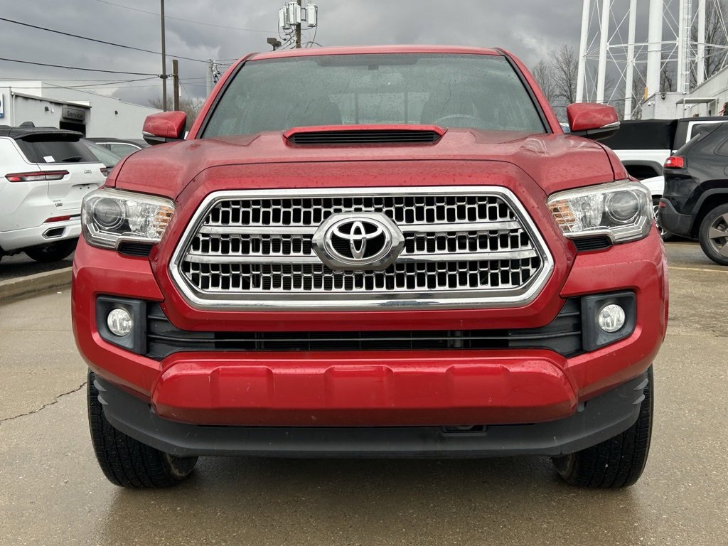 Used 2017 Toyota Tacoma SR5 image 3