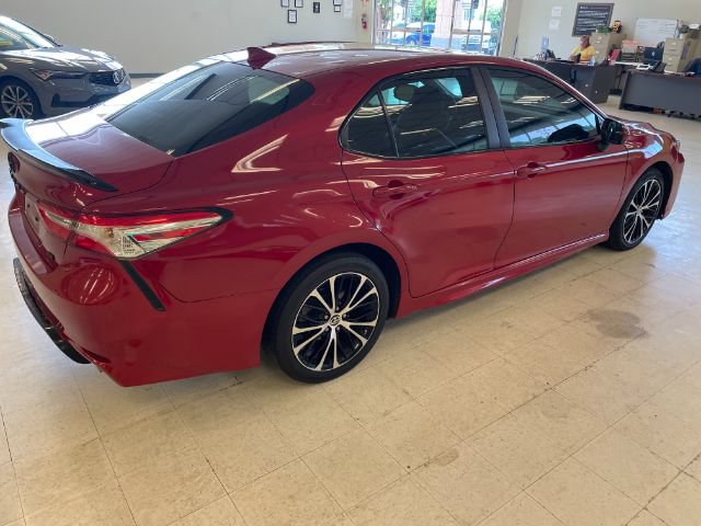 Used 2020 Toyota Camry SE FWD image 8