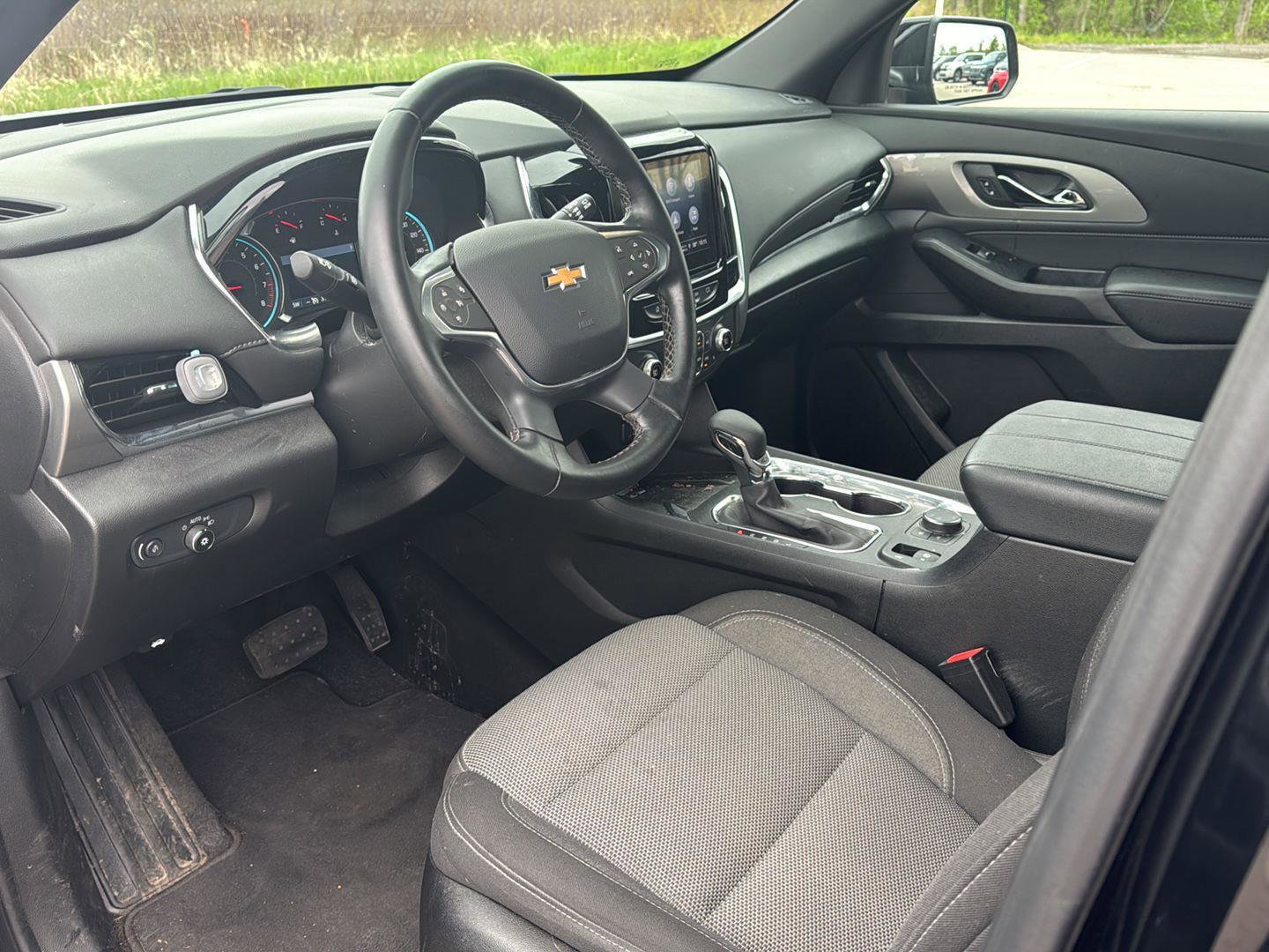 Used 2023 Chevrolet Traverse LT AWD/4WD image 12