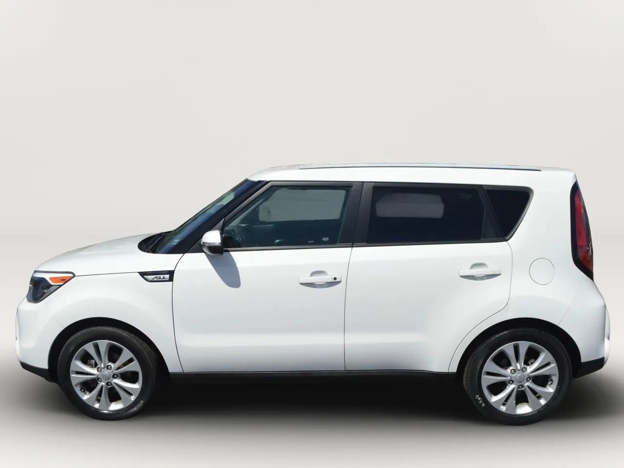 Used 2016 Kia Soul ! FWD image 5