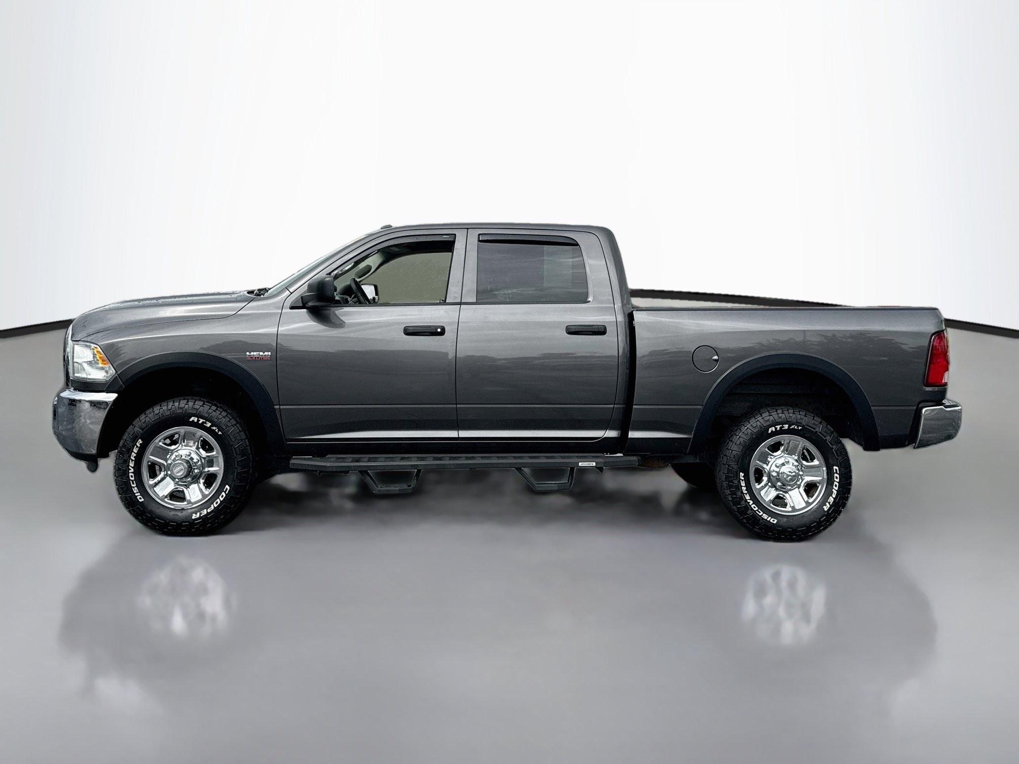 Used 2014 RAM 2500 Tradesman w/ Chrome Appearance Group AWD/4WD image 4