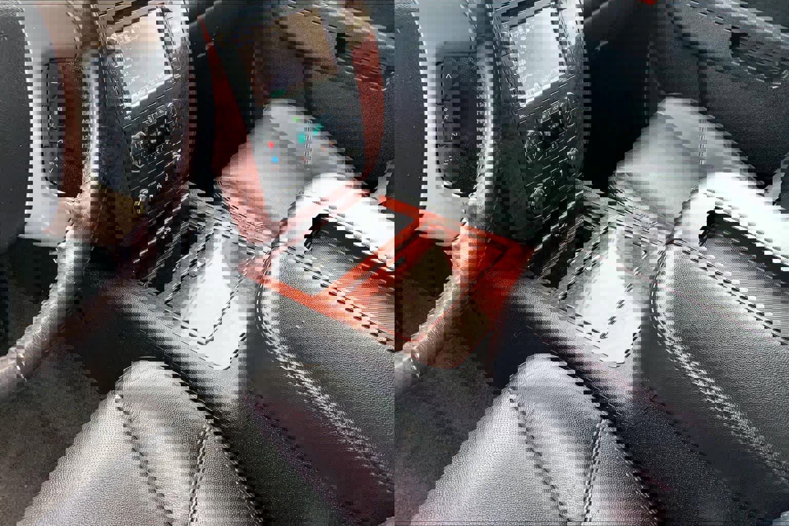 Used 2013 Chevrolet Suburban LTZ image 16