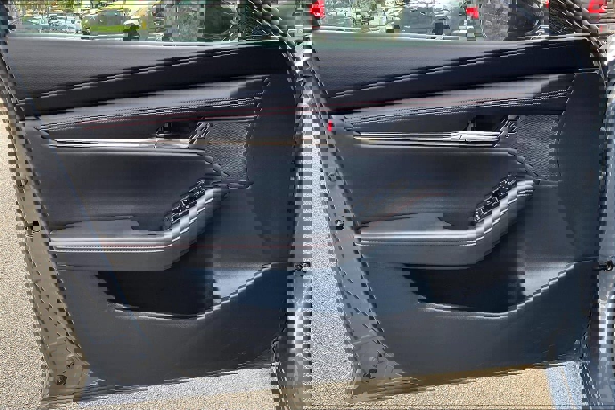 Used 2024 MAZDA MAZDA3 s image 21