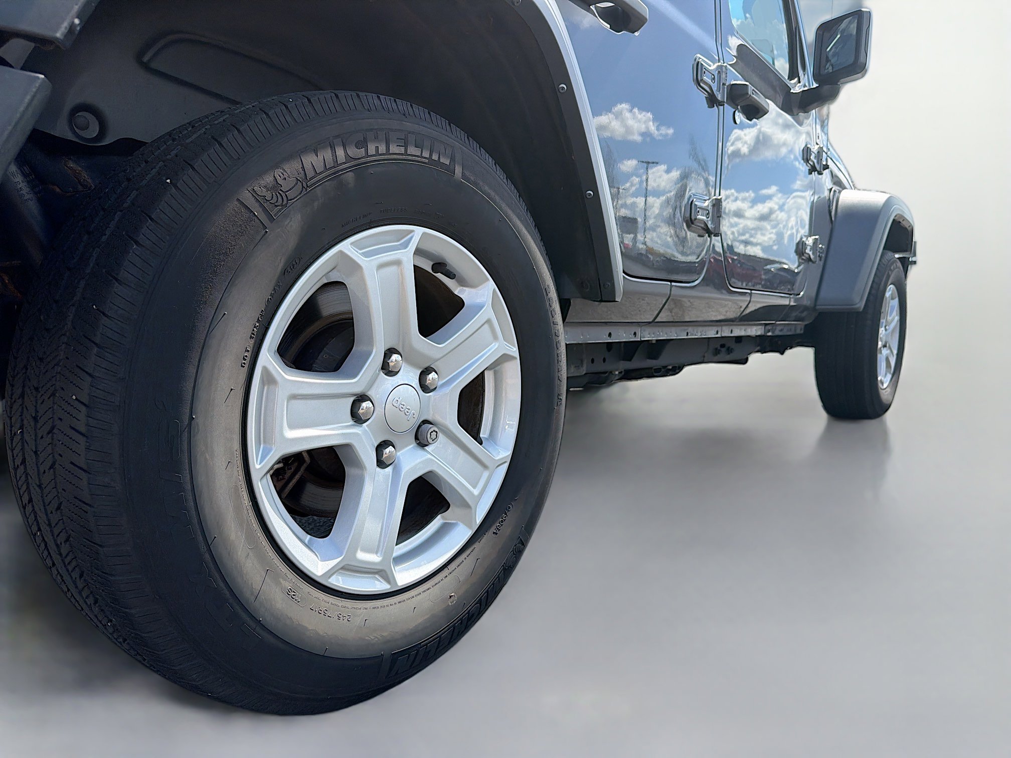 Used 2022 Jeep Wrangler Unlimited Sport AWD/4WD image 14