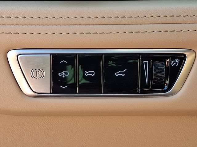 Used 2025 Cadillac Escalade IQ Luxury 2 AWD/4WD image 23