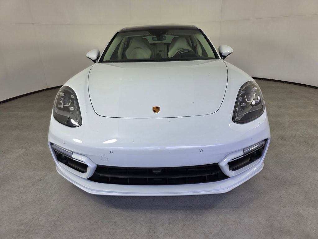 Used 2023 Porsche Panamera image 2