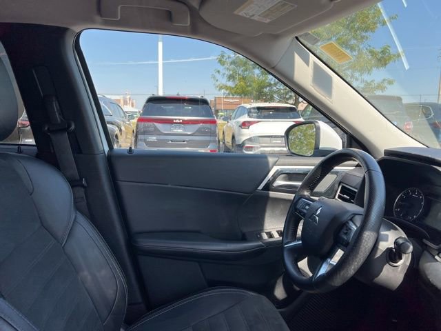 Used 2024 Mitsubishi Outlander SE image 35