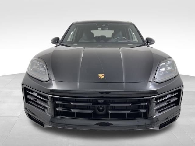 Used 2025 Porsche Cayenne image 12