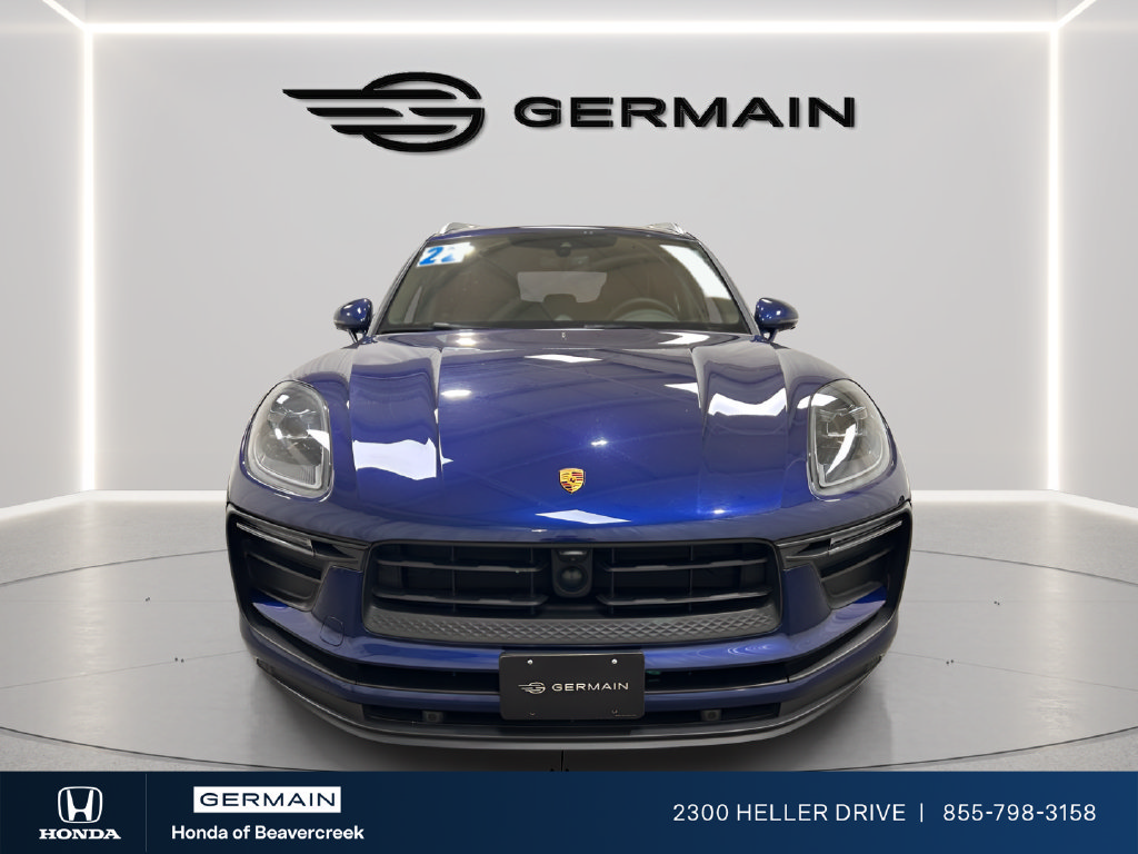 Used 2022 Porsche Macan AWD/4WD image 3
