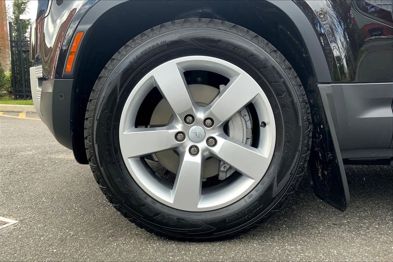 Used 2025 Land Rover Defender 110 S image 10