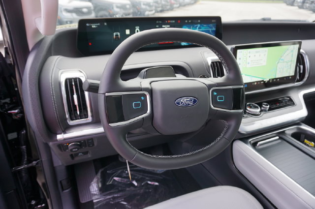 New 2026 Ford Expedition Max Platinum w/ Driver's Package AWD/4WD image 14