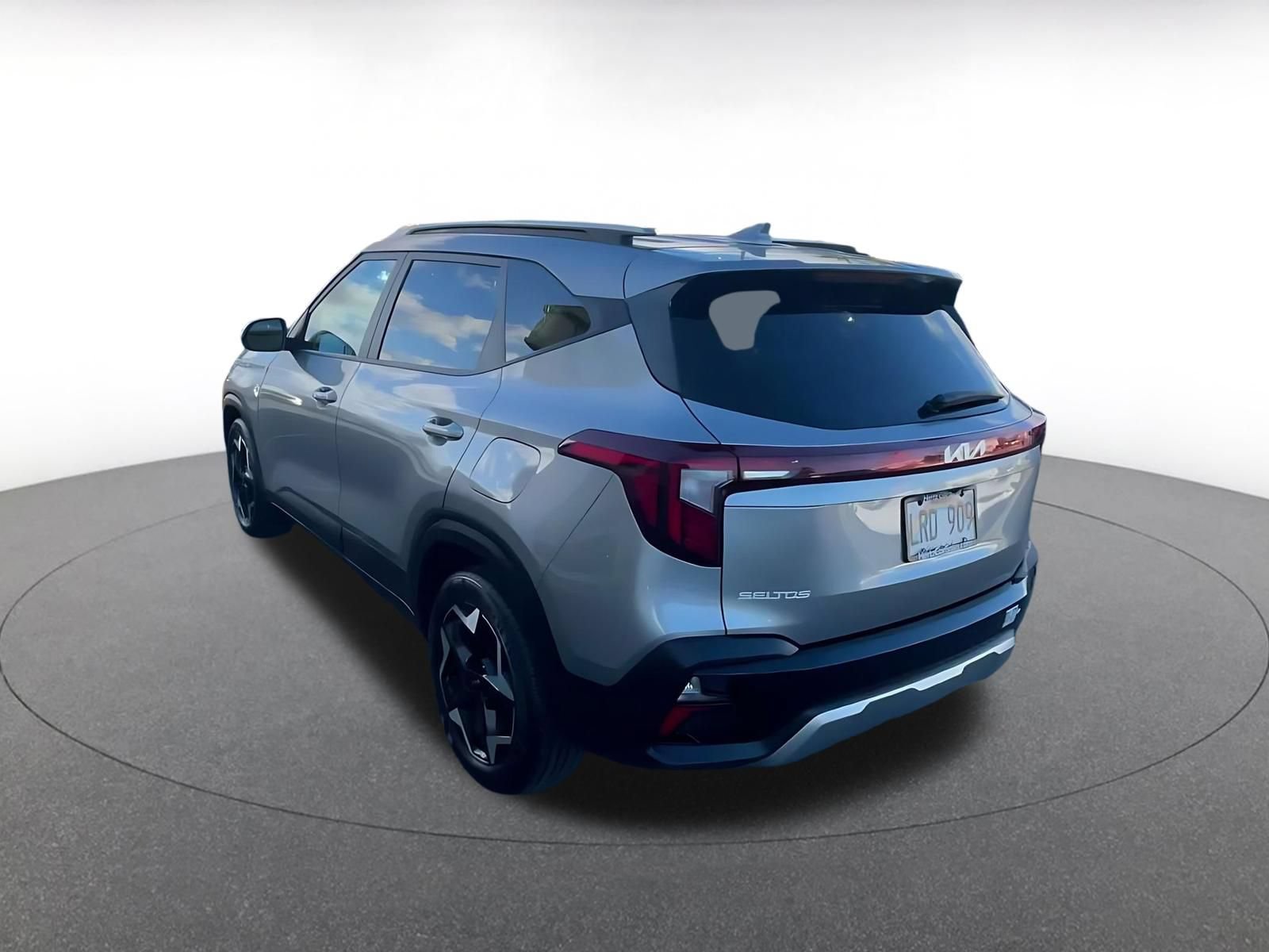 Used 2025 Kia Seltos S FWD image 10