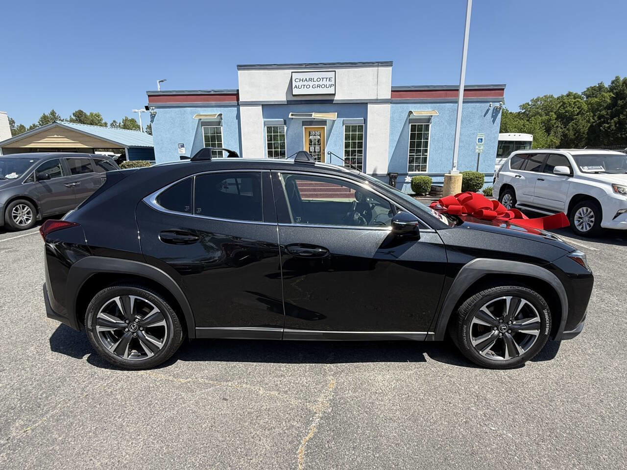 Used 2019 Lexus UX 200 w/ Premium Package image 7