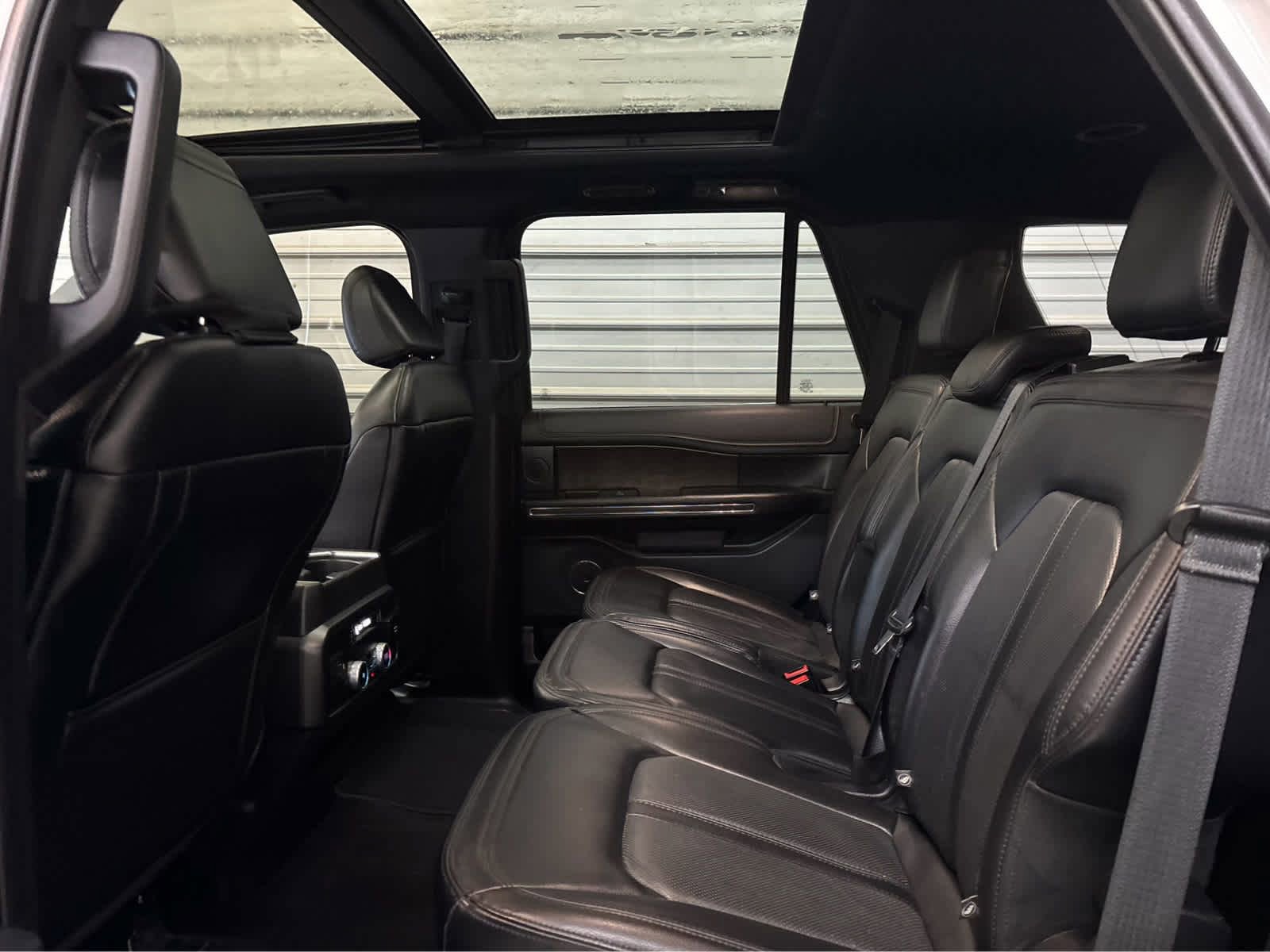 Used 2021 Ford Expedition Limited AWD/4WD image 23