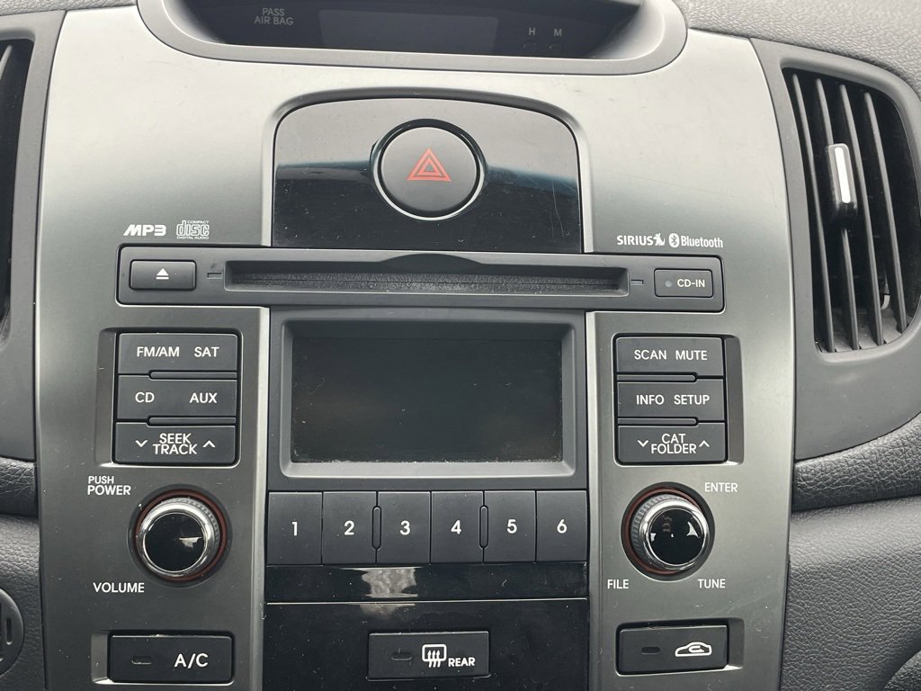 Used 2013 Kia Forte EX image 30