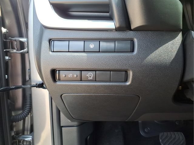 Used 2023 Nissan Rogue SV AWD/4WD image 14