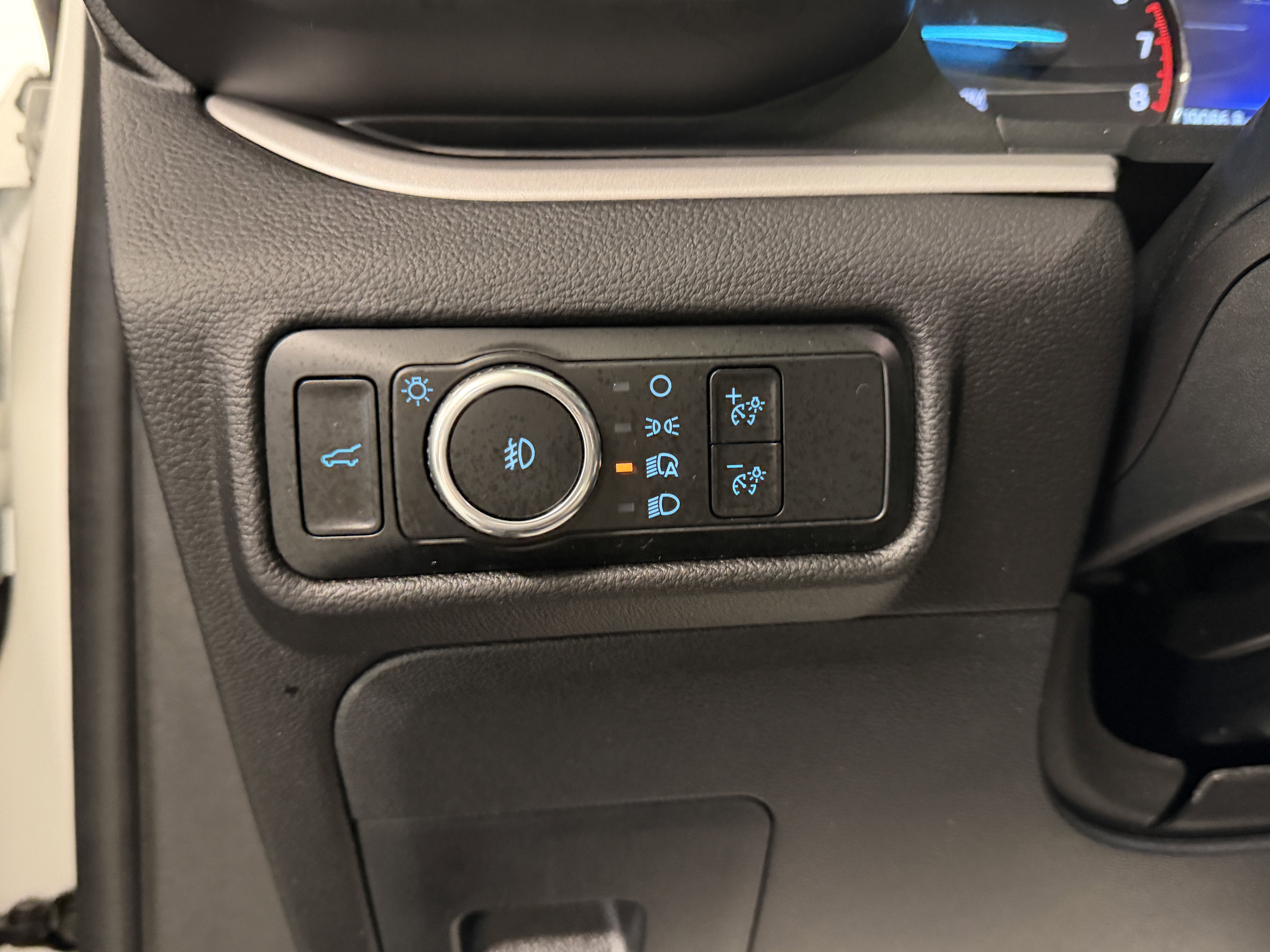 Used 2023 Ford Explorer XLT w/ Equipment Group 202A image 20