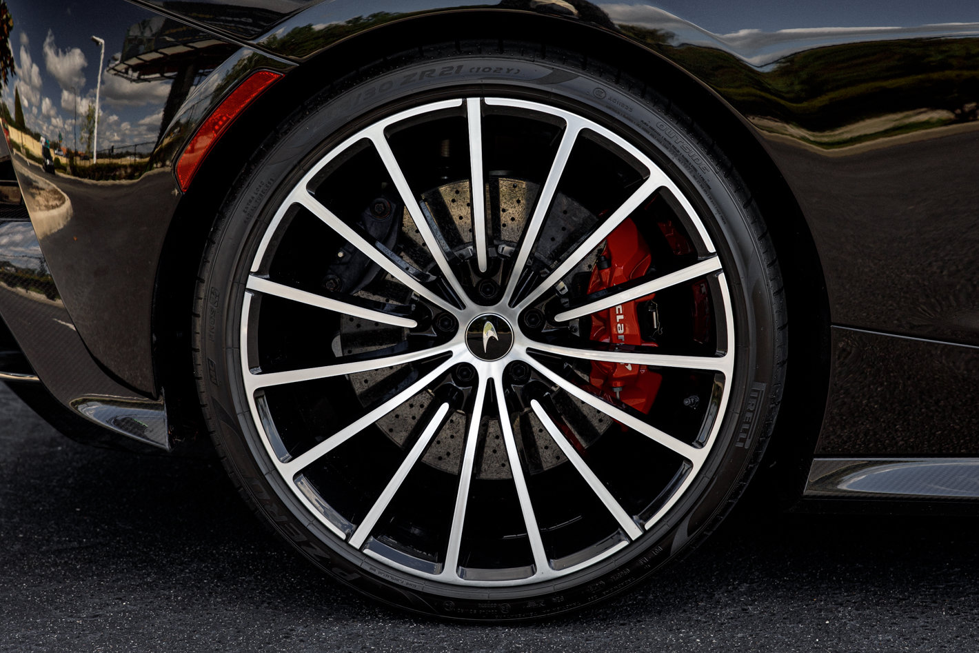 Used 2021 McLaren GT RWD image 20