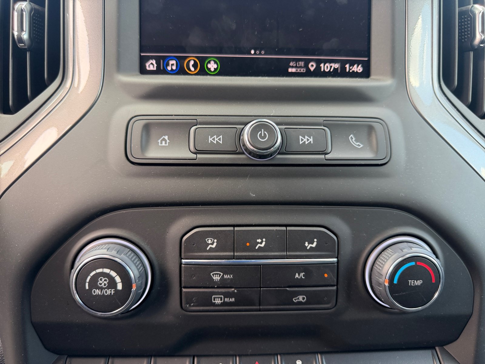 New 2026 Chevrolet Silverado 1500 Custom w/ LPO, Dark Essentials Package AWD/4WD image 17