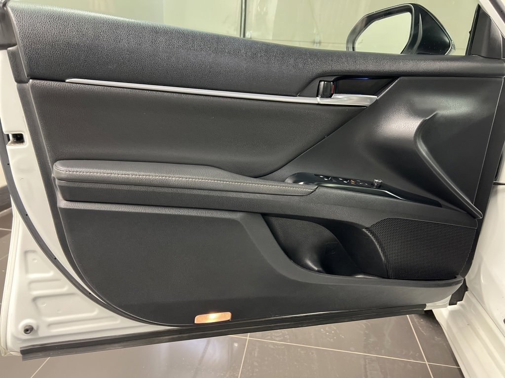 Used 2019 Toyota Camry XSE image 27