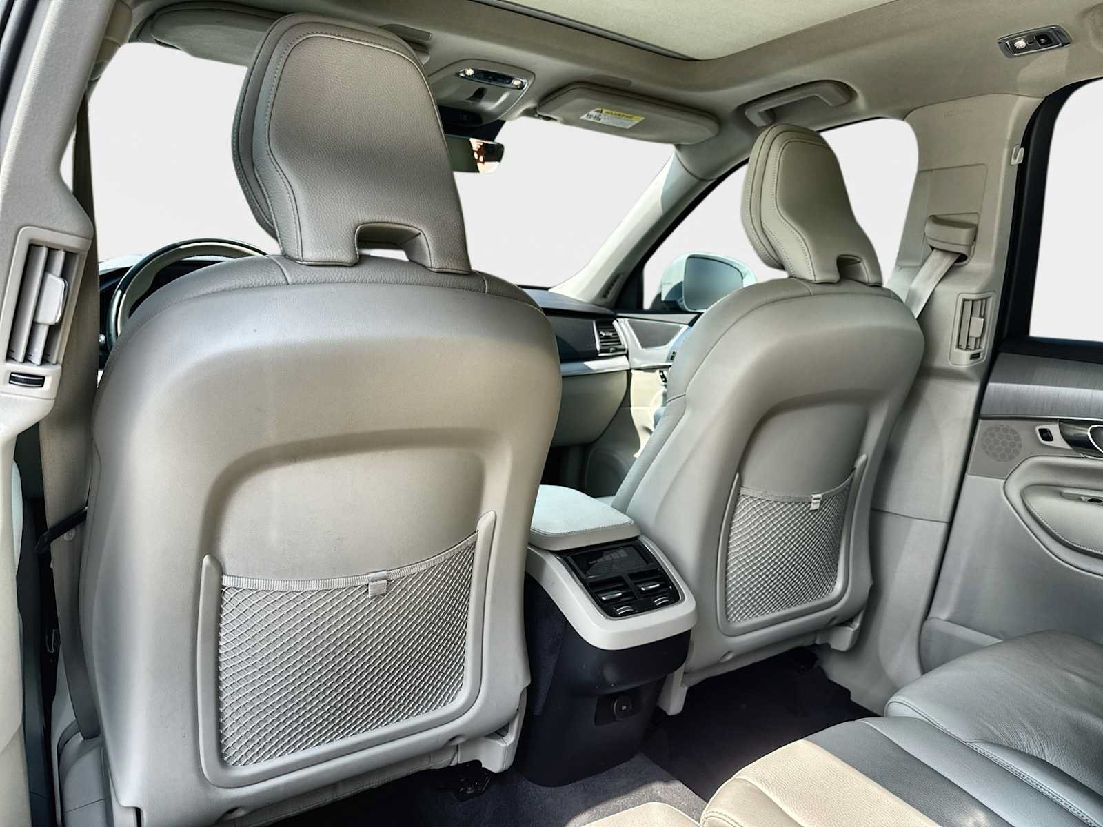 Used 2022 Volvo XC90 T5 Momentum w/ Climate Package FWD image 19