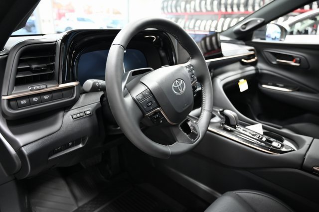 New 2025 Toyota Crown Signia image 24