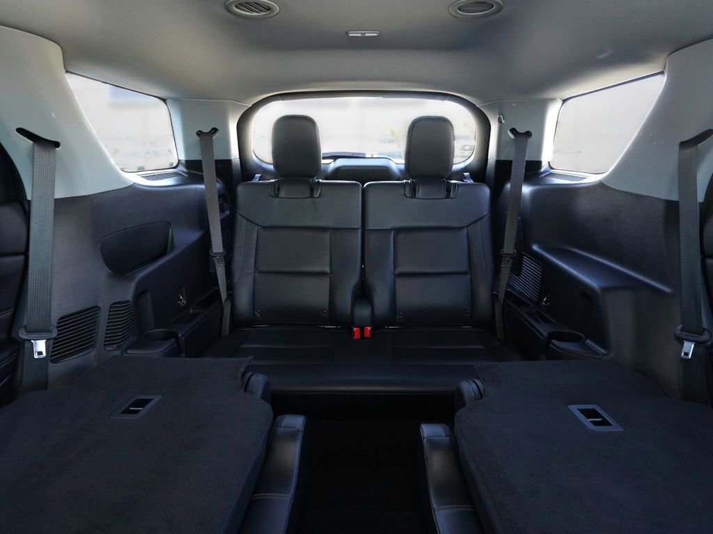 Used 2020 Ford Explorer XLT w/ Equipment Group 202A AWD/4WD image 19