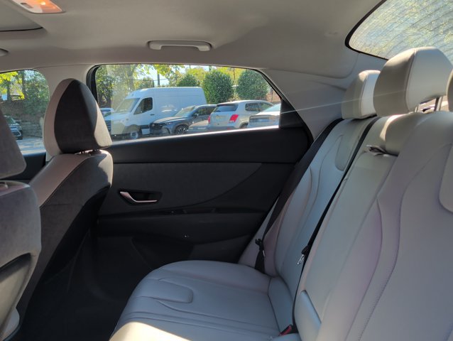 Used 2024 Hyundai Elantra Limited FWD image 19