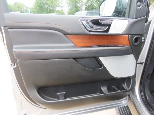 Certified 2024 Lincoln Navigator Black Label AWD/4WD image 24