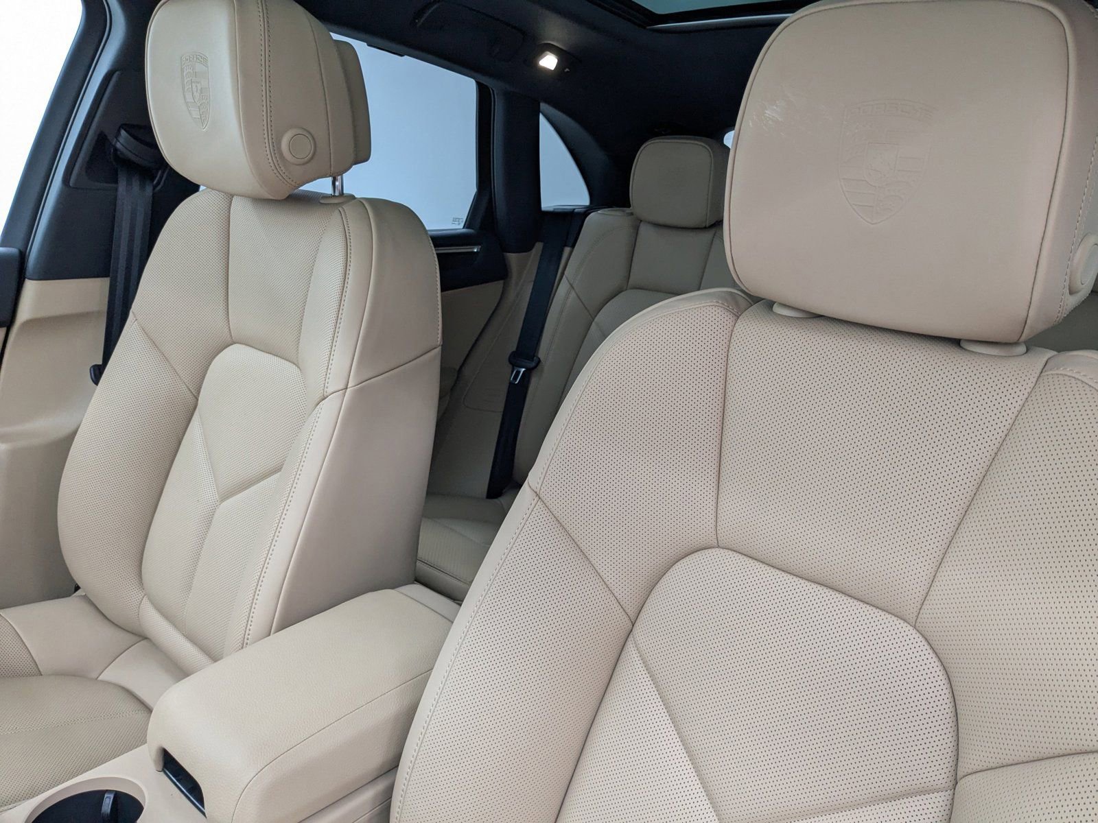 New 2026 Porsche Macan image 19