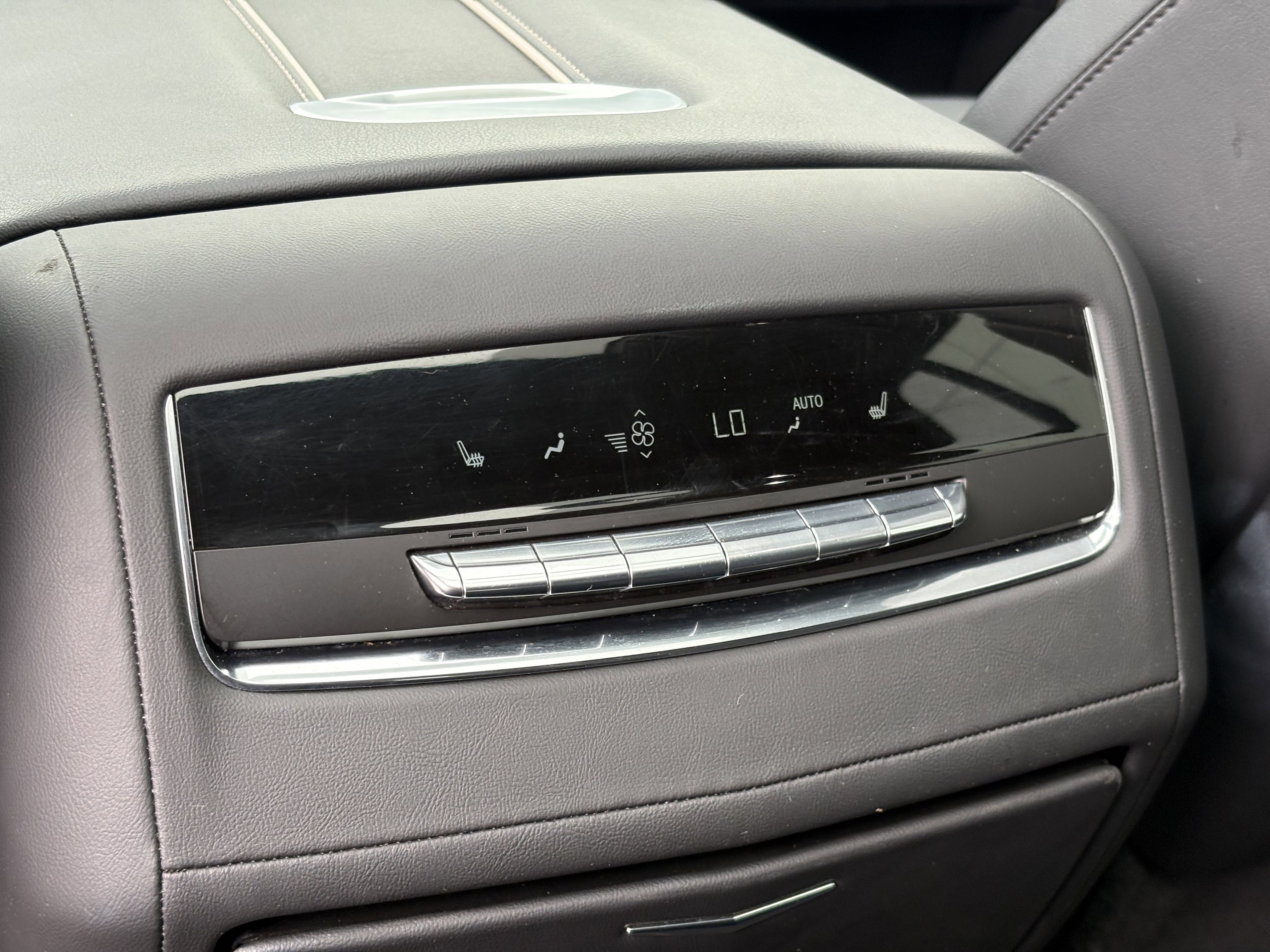 Used 2023 Cadillac Escalade Sport image 15