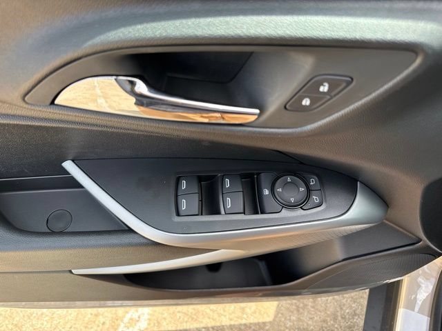 New 2026 Chevrolet Trax RS w/ Sunroof Package FWD image 11