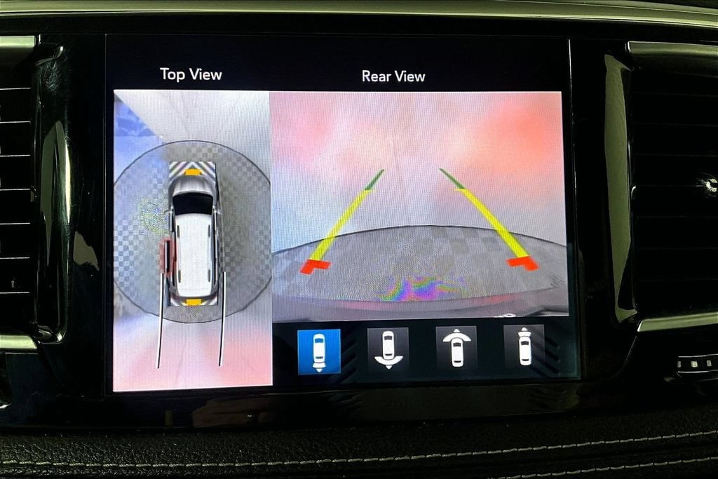 Used 2020 Chrysler Pacifica Limited w/ Advanced Safetytec Group FWD image 21