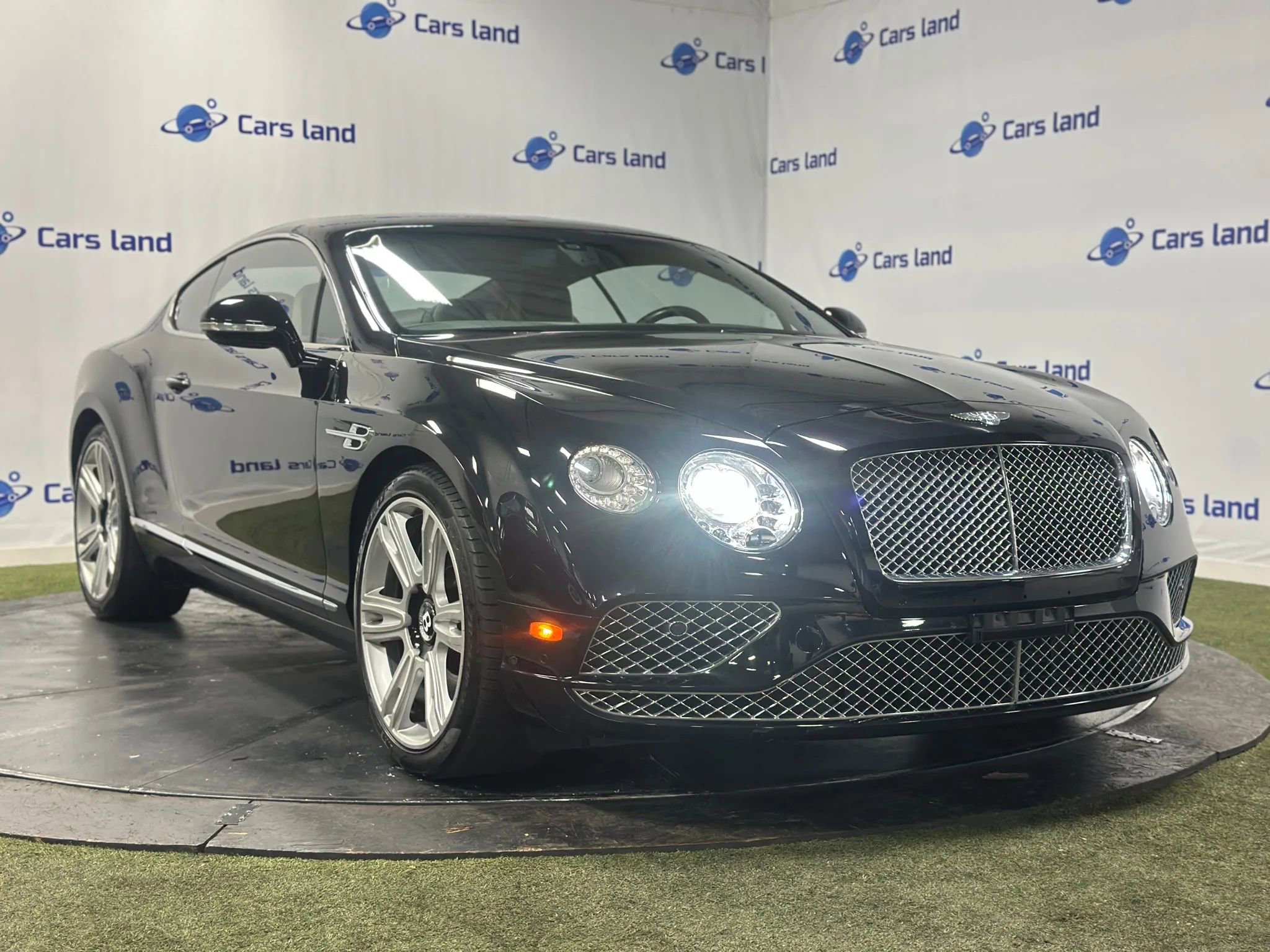 Used 2017 Bentley Continental GT image 1