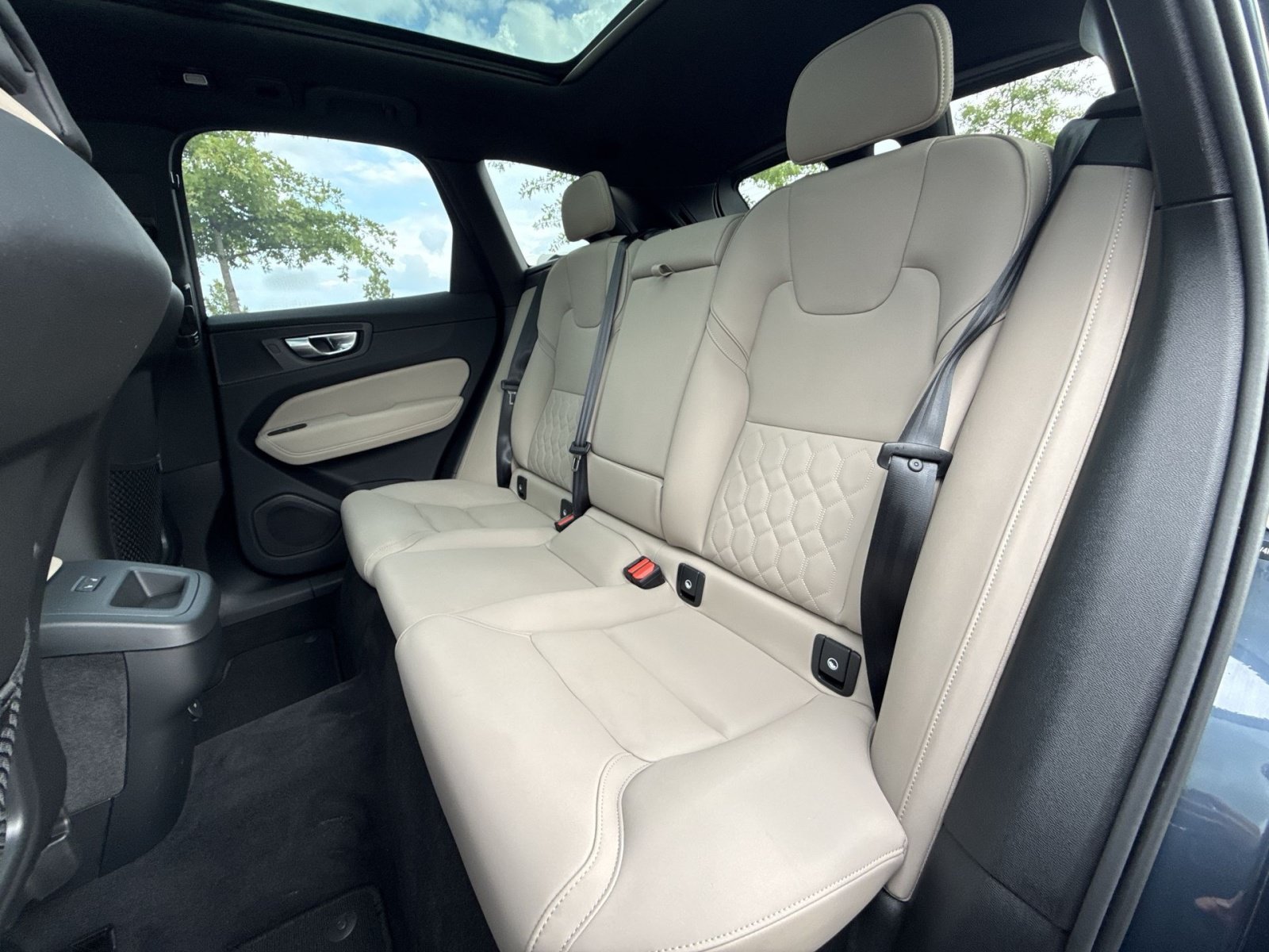 Certified 2026 Volvo XC60 B5 Plus AWD/4WD image 24