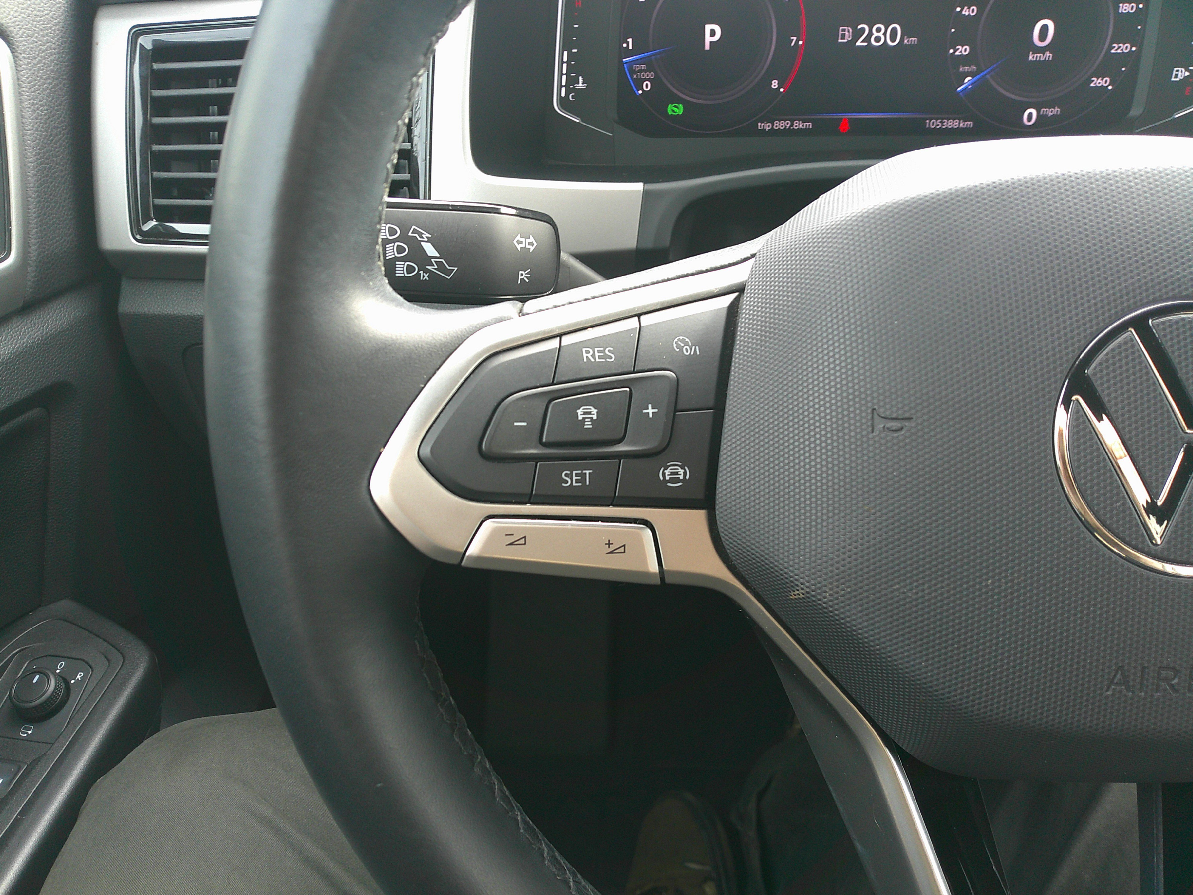 Used 2020 Volkswagen Atlas Cross Sport SEL Premium image 19