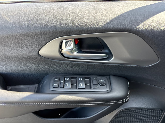 New 2027 Chrysler Pacifica LX FWD image 11