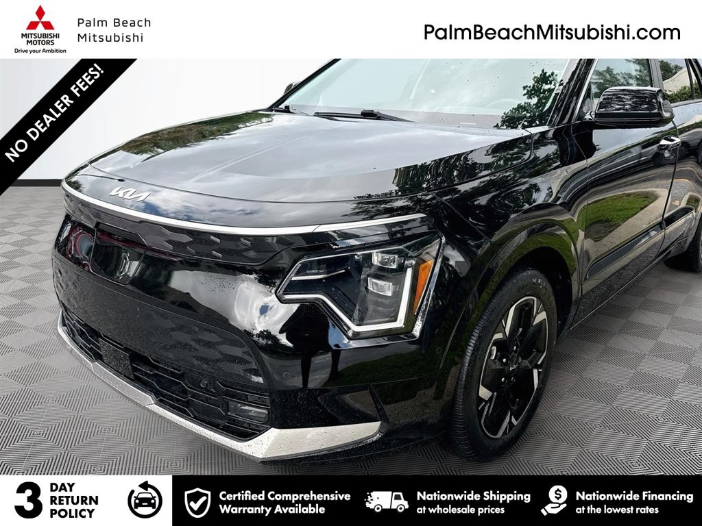 Used 2023 Kia Niro Wave w/ Wave Preserve Package FWD image 1