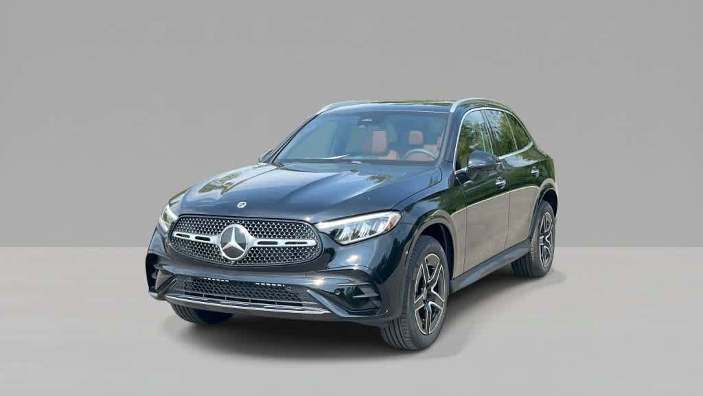 Used 2027 Mercedes-Benz GLC 300 4MATIC image 4