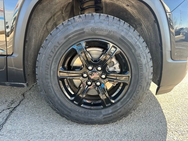 Used 2023 GMC Acadia AT4 w/ Preferred Package image 6