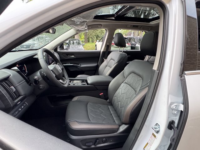 New 2026 Nissan Pathfinder Platinum AWD/4WD image 28