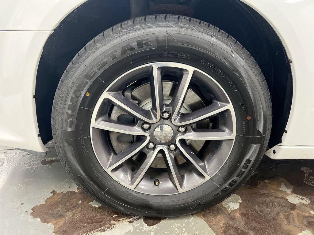 Used 2017 Dodge Grand Caravan SXT FWD image 27