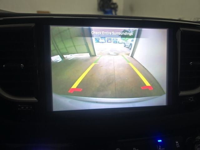 Used 2024 Chrysler Pacifica Touring-L FWD image 22