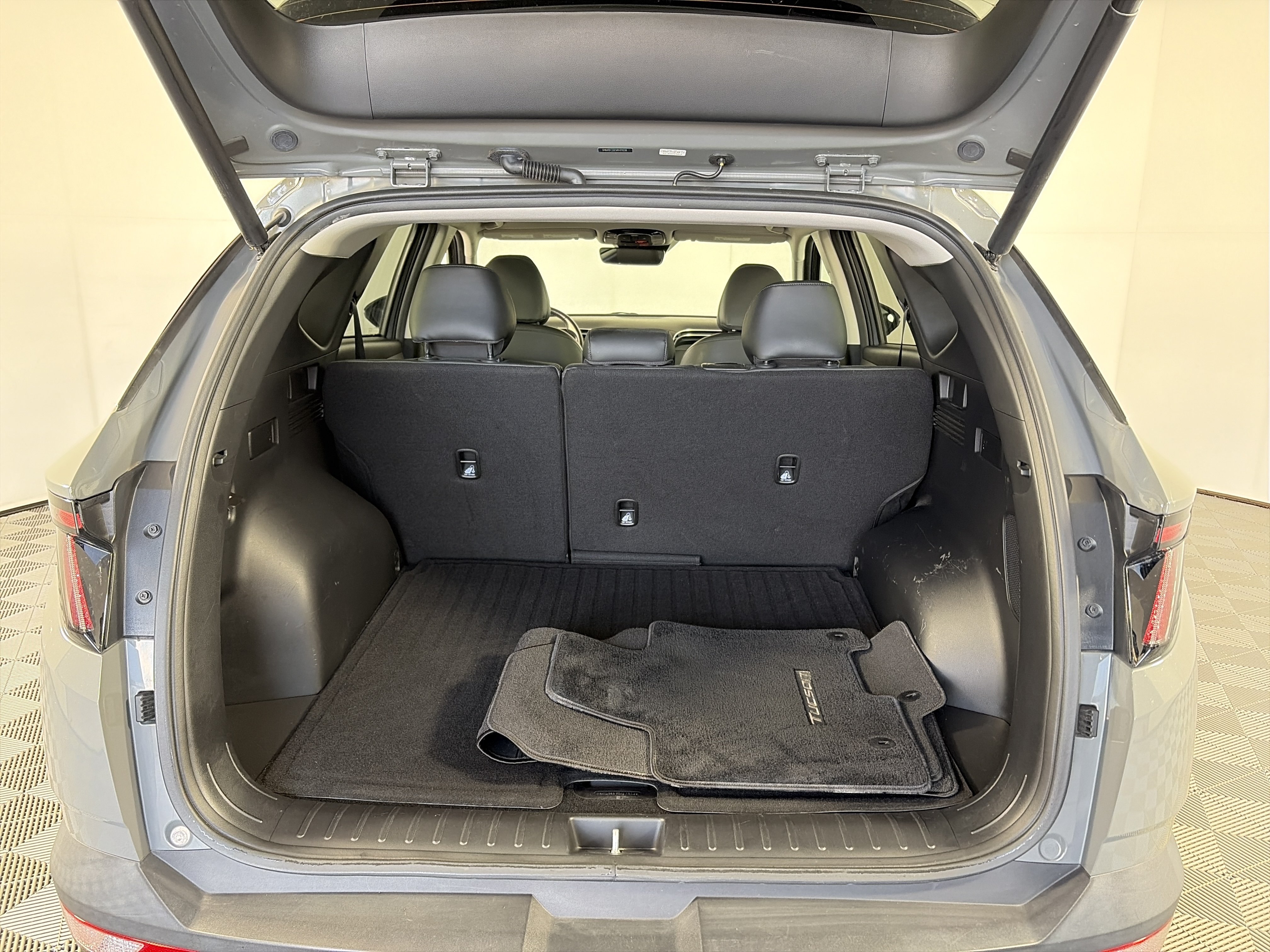Used 2024 Hyundai Tucson Limited AWD/4WD image 15