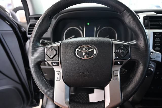 Used 2020 Toyota 4Runner Limited AWD/4WD image 26