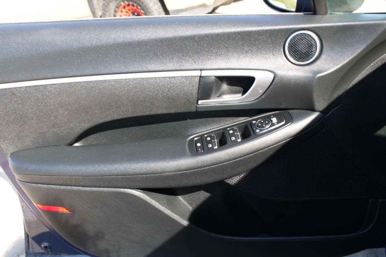 Used 2022 Hyundai Sonata SE FWD image 18