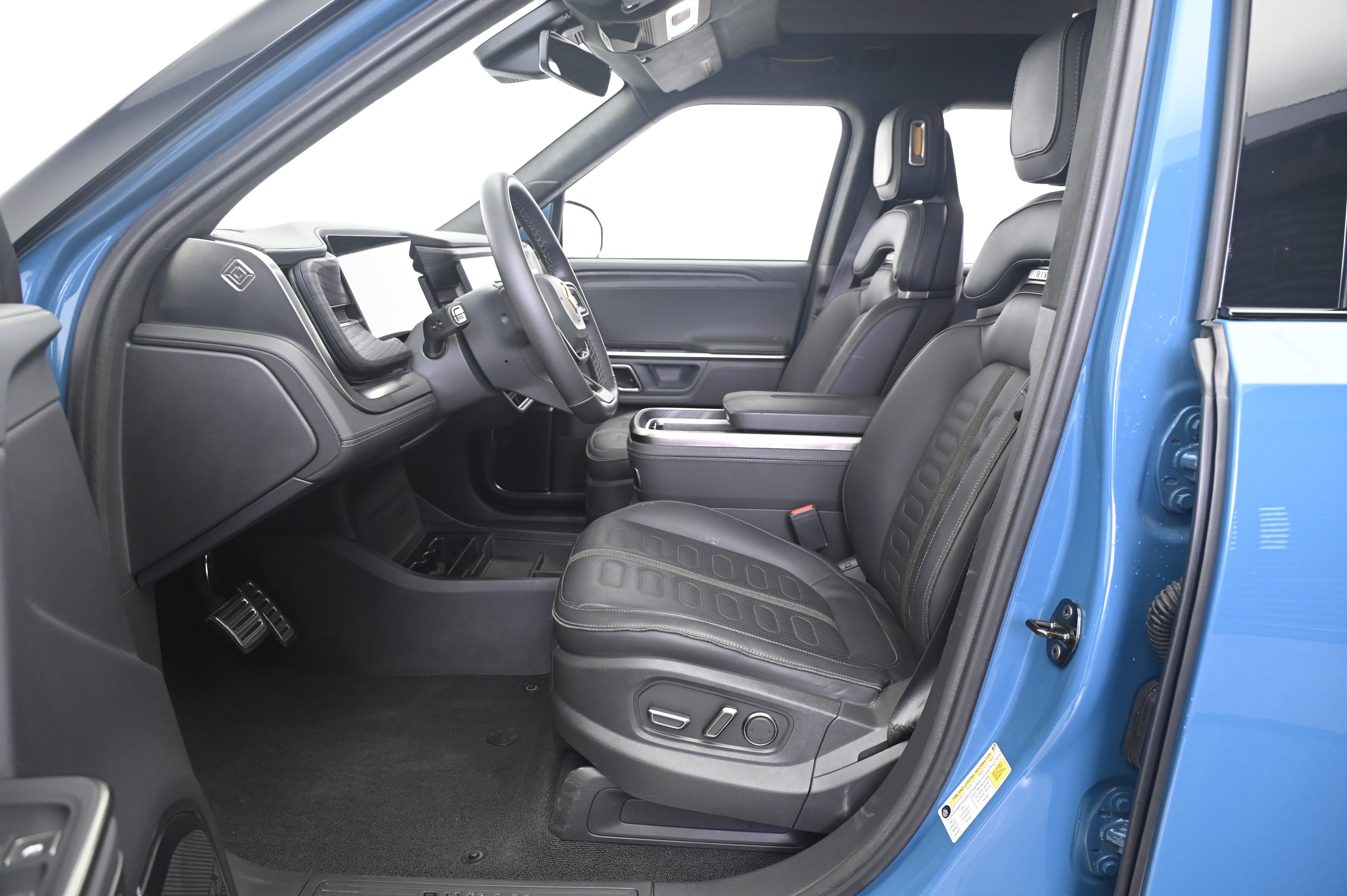 Used 2024 Rivian R1S Adventure Quad AWD/4WD image 30