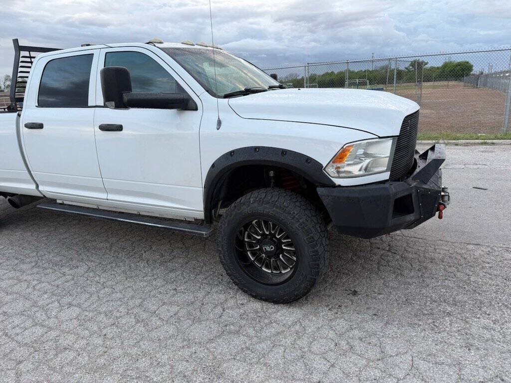 Used 2014 RAM 3500 Tradesman w/ Chrome Appearance Group AWD/4WD image 4