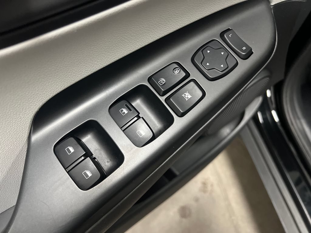 Used 2022 Hyundai Kona SEL w/ Cargo Package FWD image 14