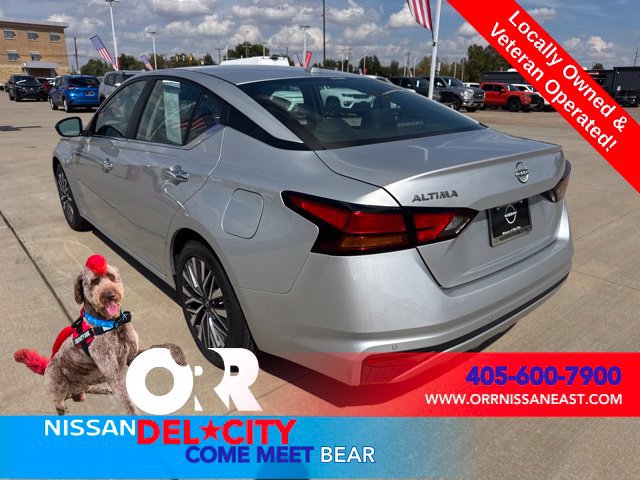 Used 2025 Nissan Altima 2.5 SV FWD image 3